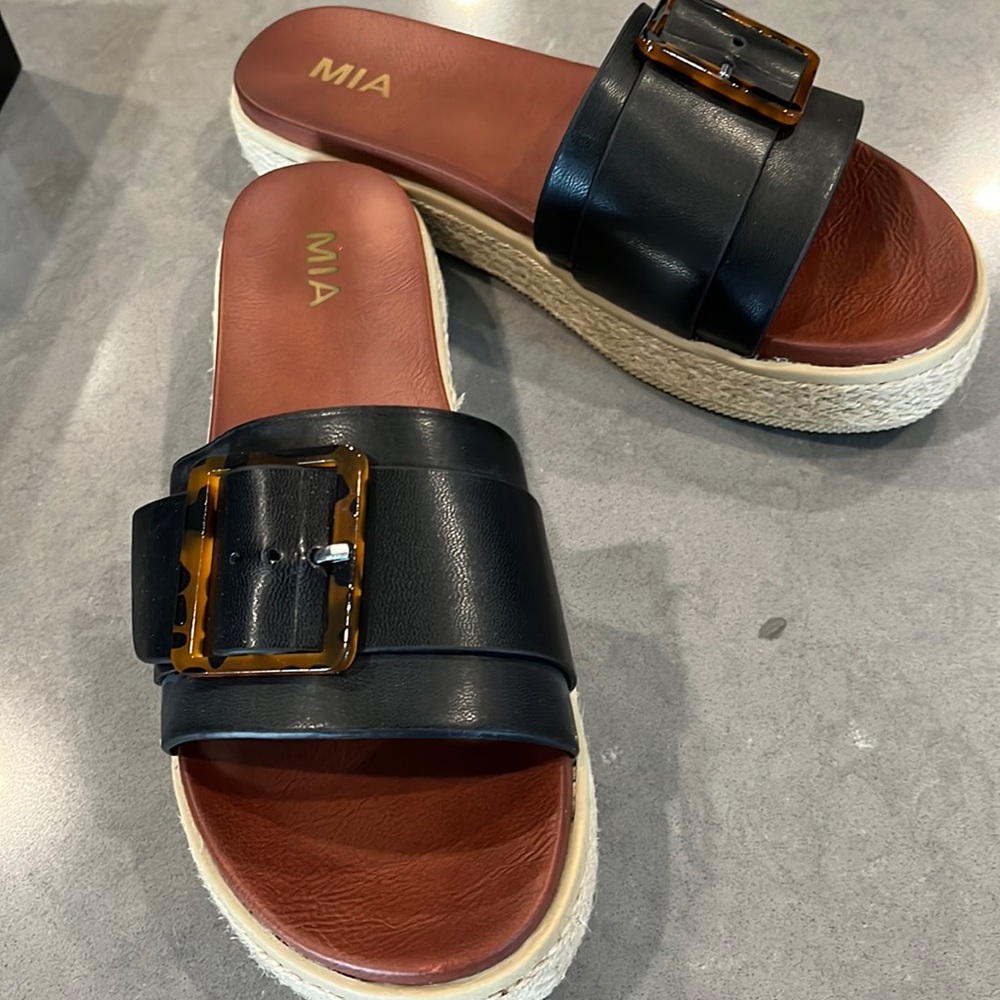 Mia Neves Black Sandal, Size 8 1/2 M, NIB